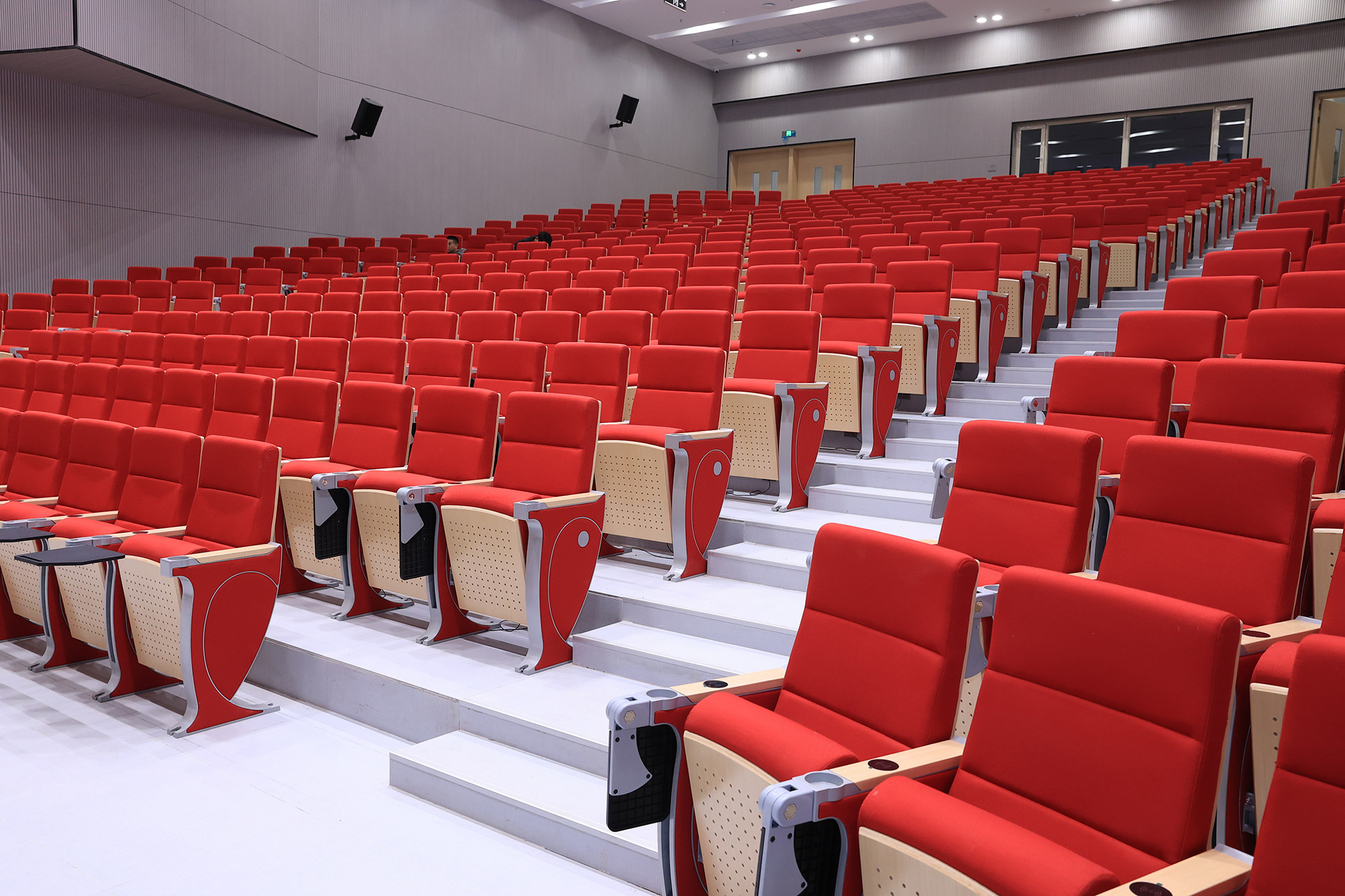 Why Auditorium Chairs Become More And More Popular Nowadays